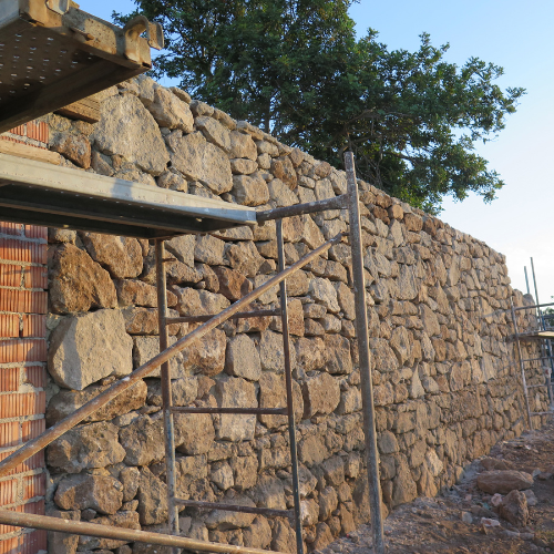 gravity retaining wall